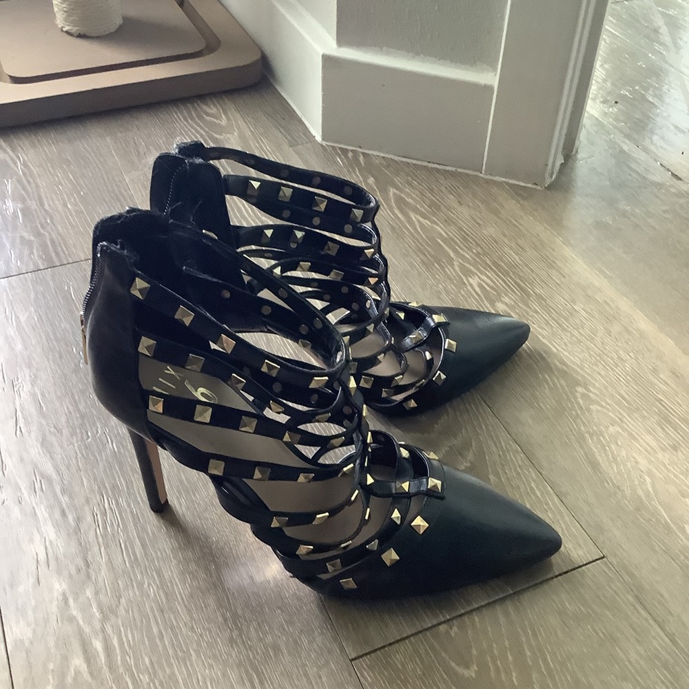 Studded Black Pointed-Toe Strappy High Heels 8,5